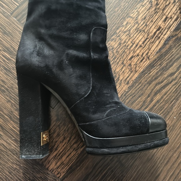 Chanel suede boot - Picture 7 of 7